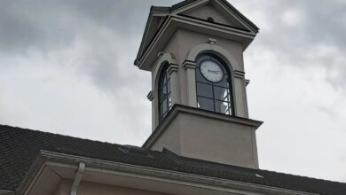 Elva raekoja kellatorn